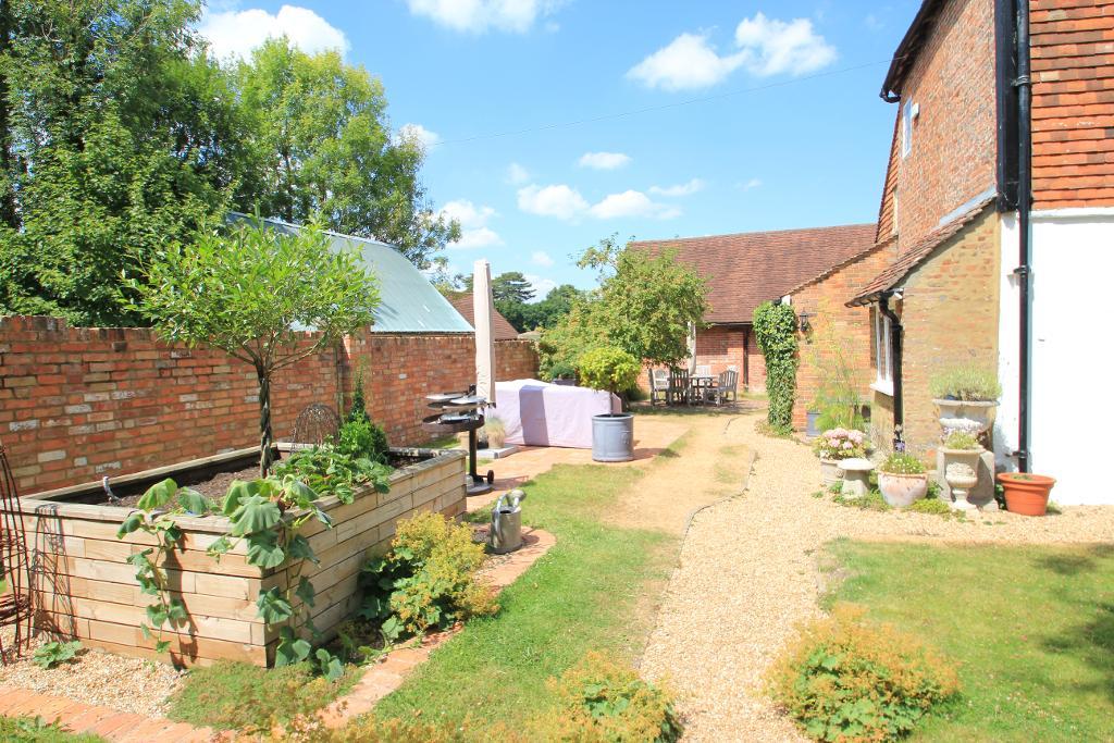 4 Bedroom Attached For Sale in Wilsley Farm Cottages, Angley Road