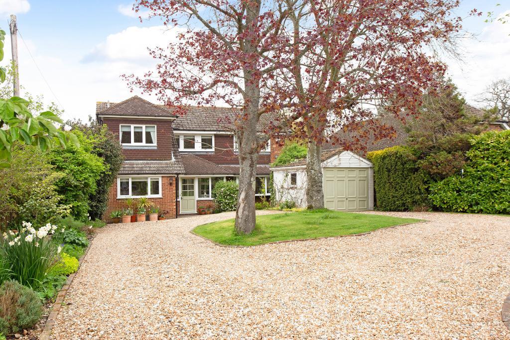 Main Street, Peasmarsh, East Sussex, TN31 6UL