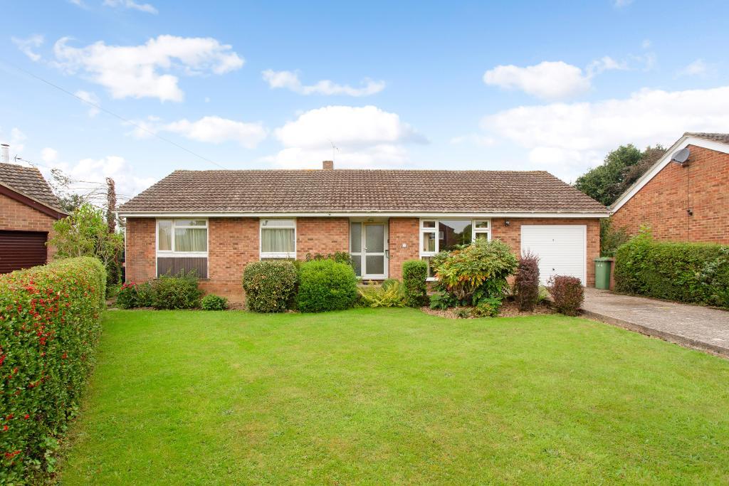 3 Bedroom Bungalow For Sale in Oaks Forstal, Sandhurst, Kent, TN18 5JR ...