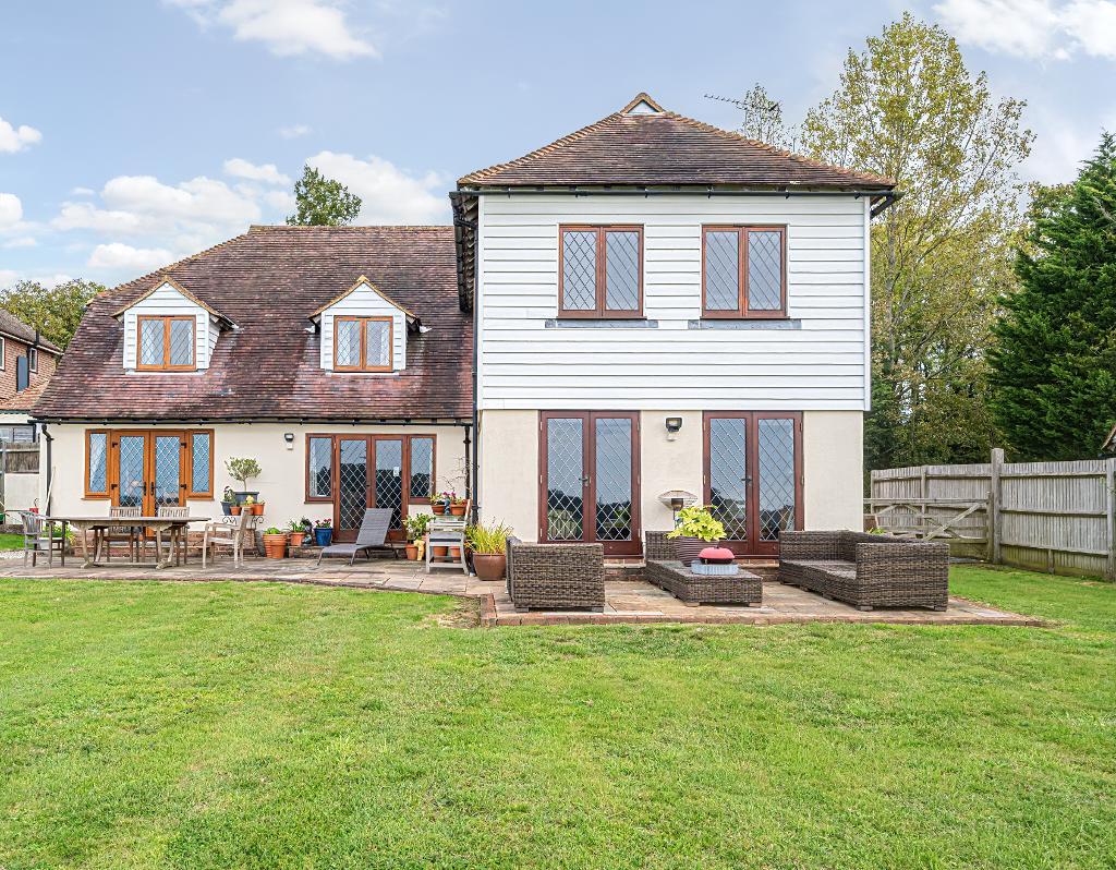 5 Bedroom Detached Home For Sale in Rye Road, Newenden, Kent, TN18 5PL