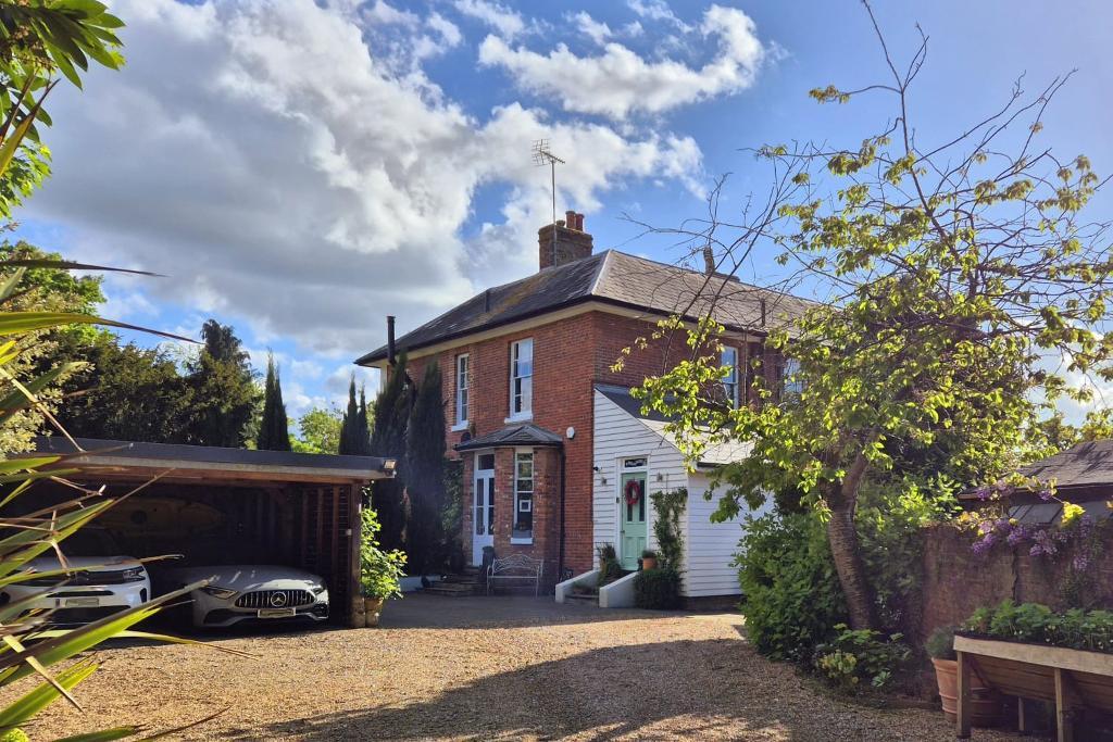 Horns Road, Hawkhurst, TN18 4QS