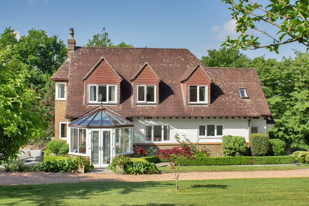 Rye Road, Sandhurst, Kent, TN18 5HP