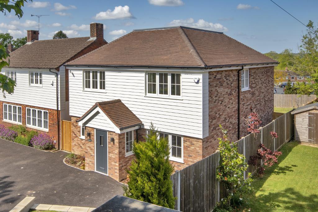 Queens Road, Hawkhurst, Kent, TN18 4HQ