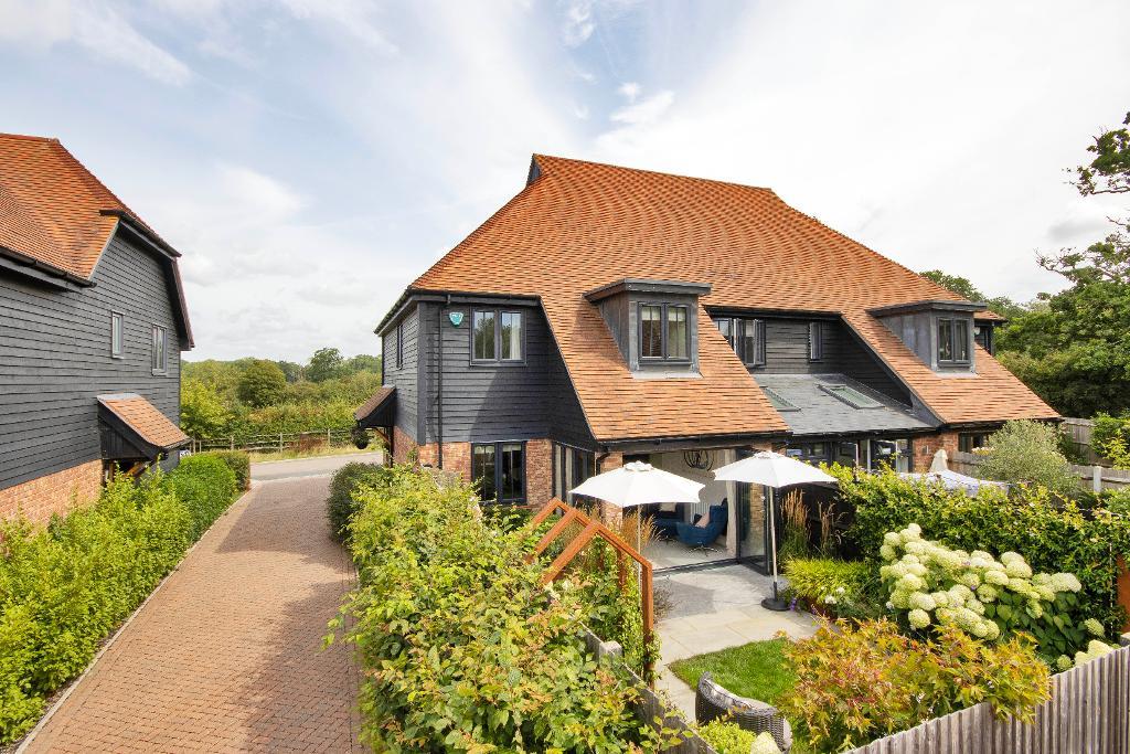 Fullers Way, Biddenden, Kent, TN27 8FQ