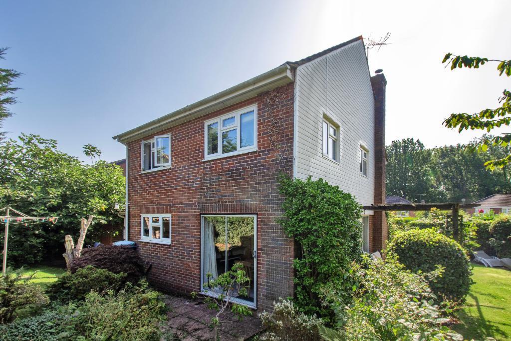 Dorothy Avenue, Cranbrook, Kent, TN17 3AY