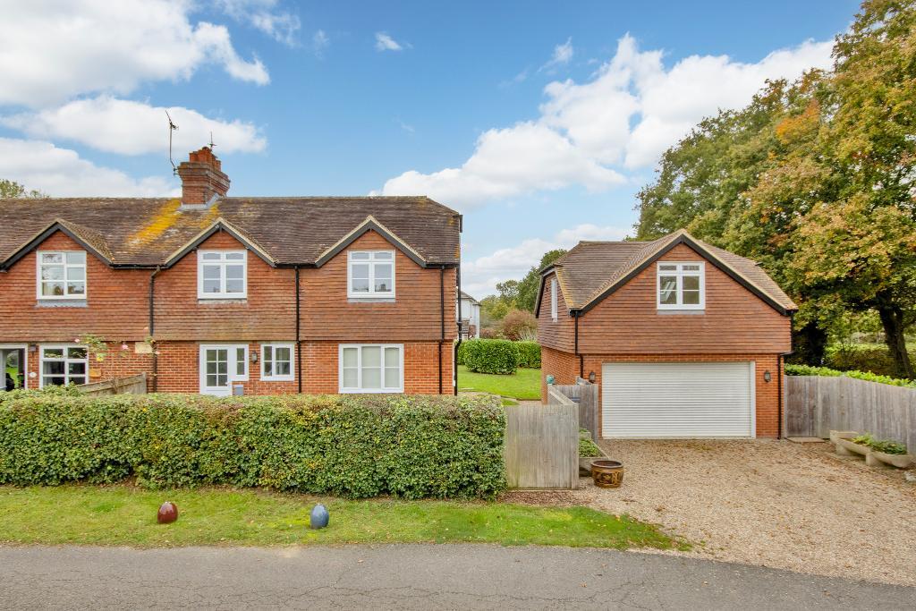 Cranbrook Road, Frittenden, Cranbrook, Kent, TN17 2BP