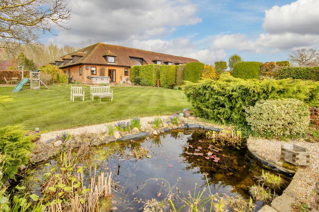 Thornden Court, Rolvenden Layne, Kent, TN17 4PS