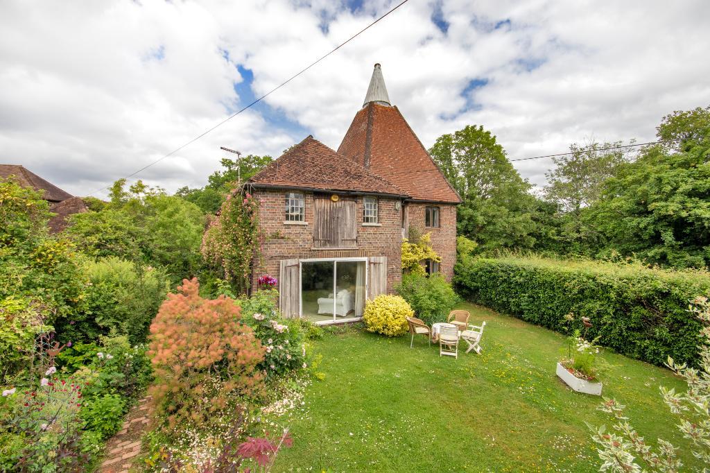 Bishops Lane, Hawkhurst Road, Cranbrook, Kent, TN17 2ST