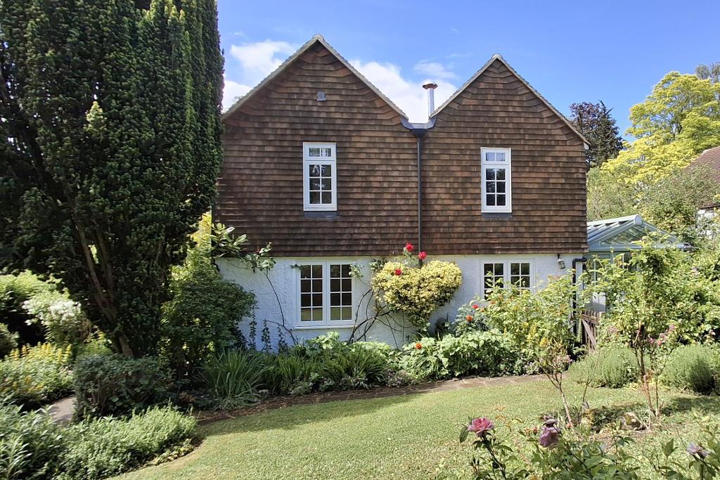 Lovehurst Lane, Staplehurst, Kent, TN12 0EY