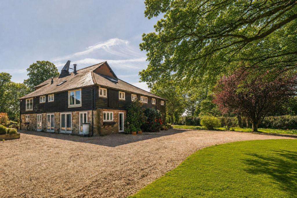 Foxhole Lane, Sandhurst, Kent, TN18 5NP