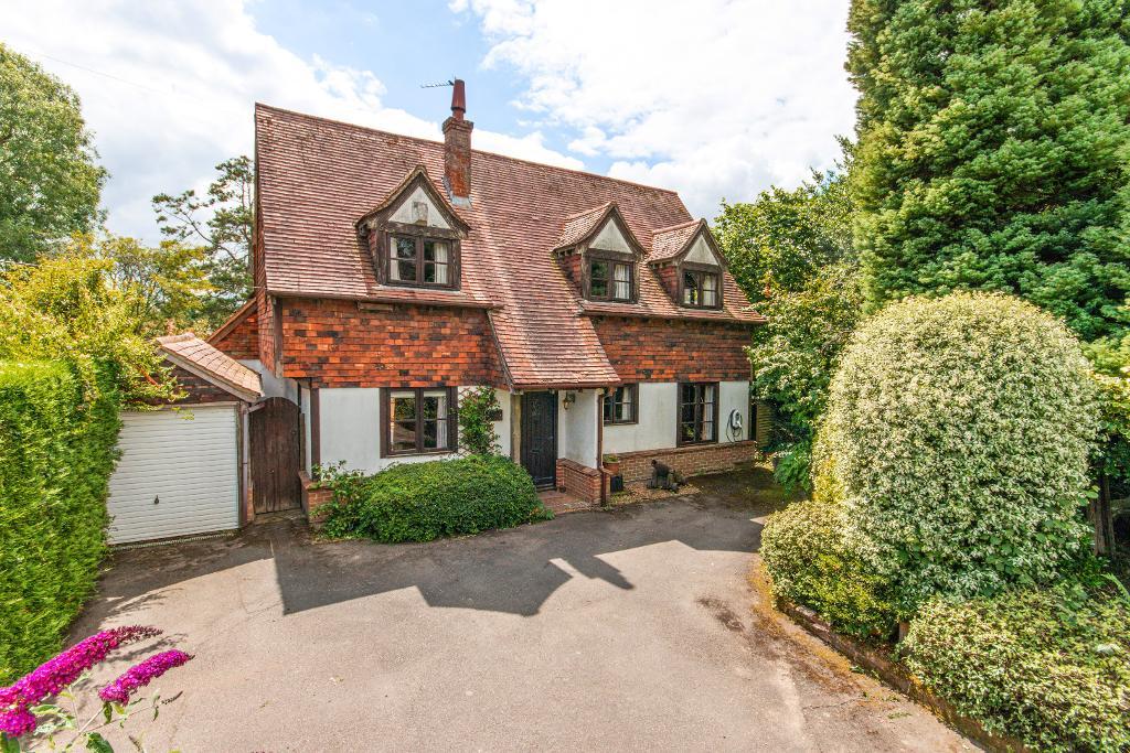 Iden Green Road, Iden Green, Kent, TN17 4HB