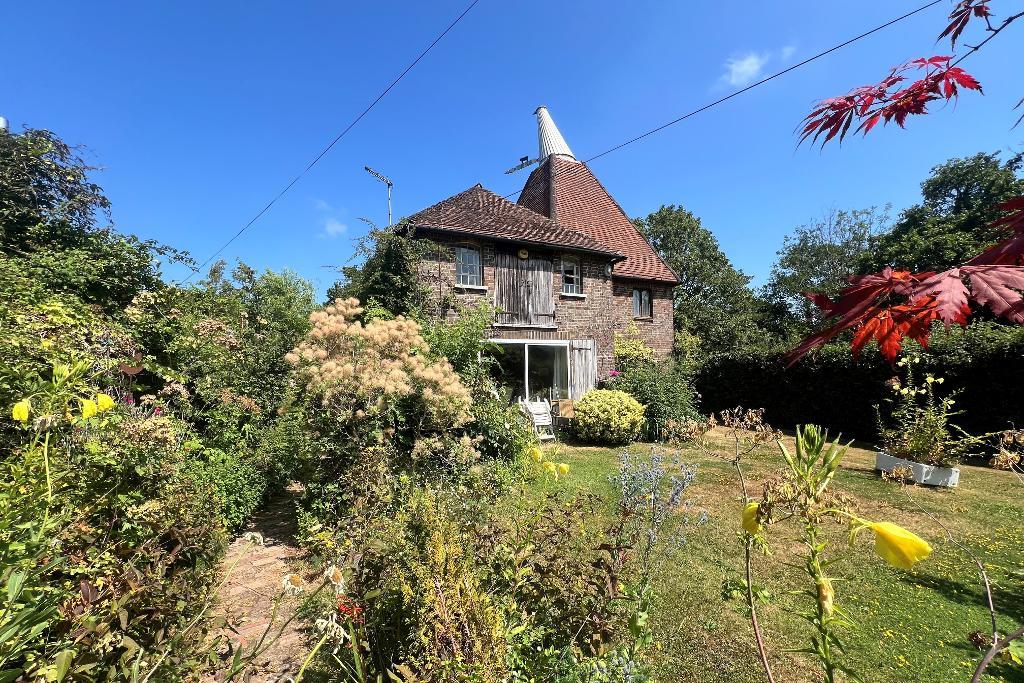 Bishops Lane, Hawkhurst Road, Cranbrook, Kent, TN17 2ST