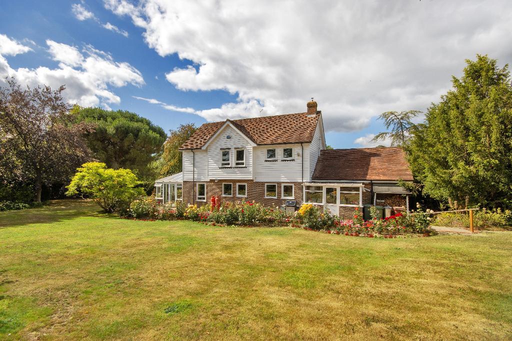 Goudhurst Road, Cranbook, Kent, TN17 2PT